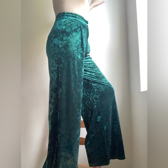 Green Crushed Velvet Palazzo Pants, Forever 21 - Picture 8 of 12